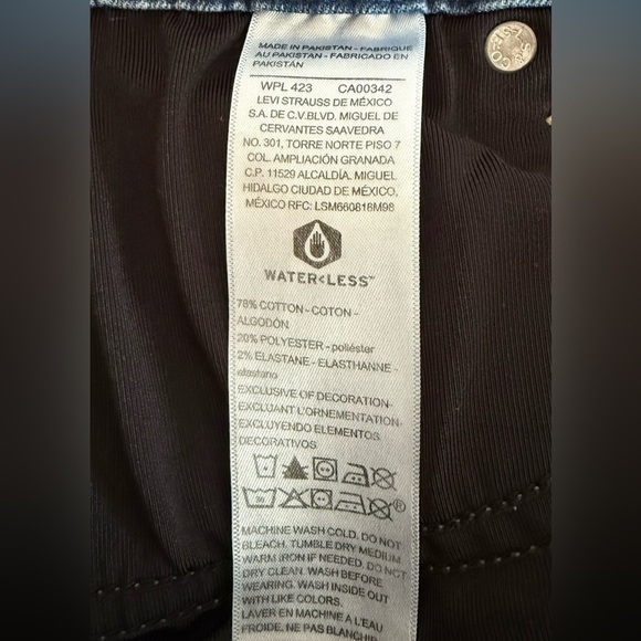 Levi Strauss and Co Signature Gold WaterLess Jeans - Picture 9 of 11